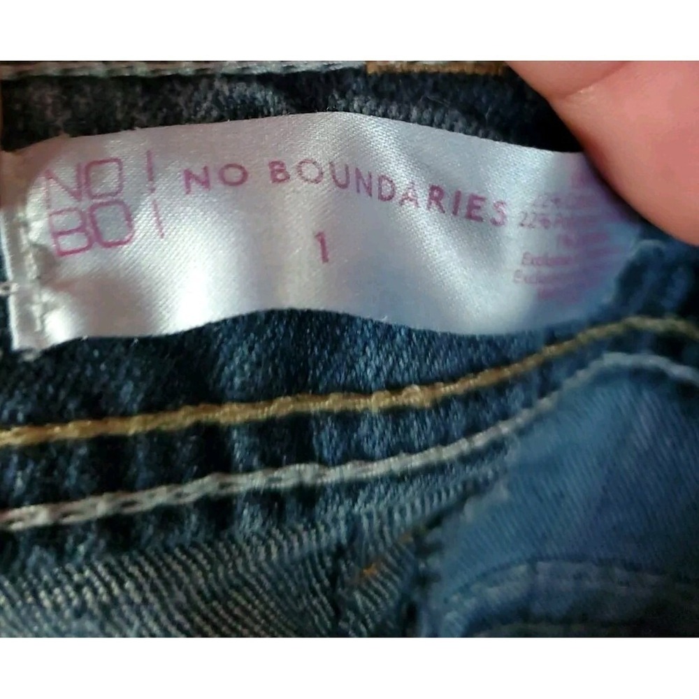 No Boundaries Medium fade Bermuda jean Shorts Sz 1 cuffed light distress stretch - Picture 4 of 8